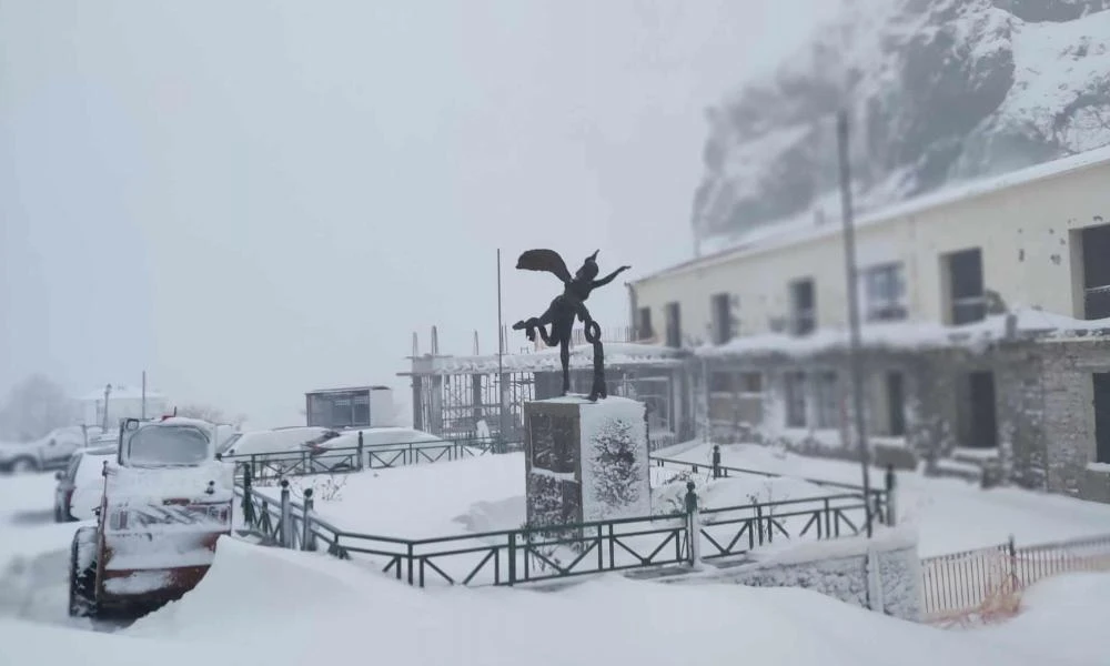Κλειστά τα σχολεία σε τέσσερις δήμους του Έβρου - Χιόνι και στη Σαμοθράκη (Βίντεο)